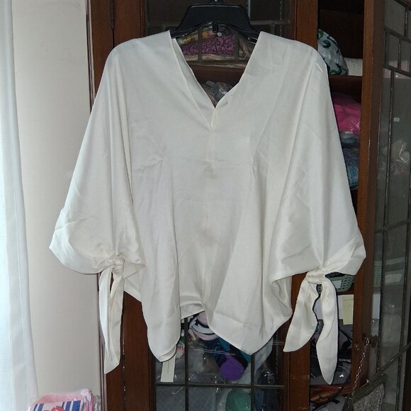 Banana Republic Tie Batwing Sleeve Blouse Top sz M NWT /B3 - Picture 5 of 8